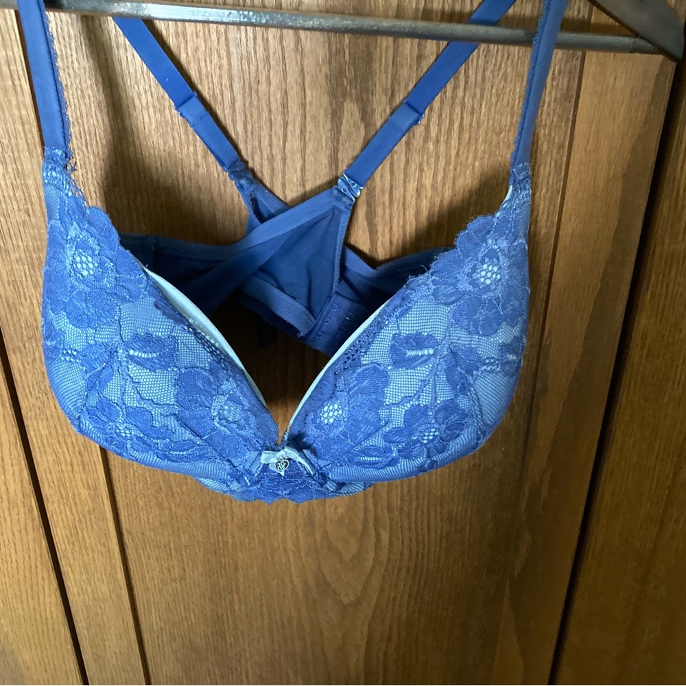 Victoria's Secret Royal Blue Lace Victoria Secret 36 DDD LIKE NEW UNDERWIRE BRA